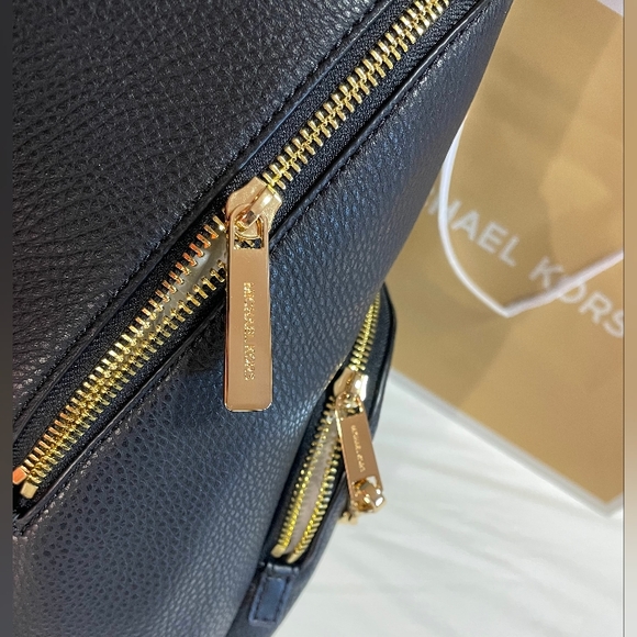 $328 Michael Kors Jet Set MD Chain Backpack Handbag Designer MK Bag NWT - Picture 6 of 9